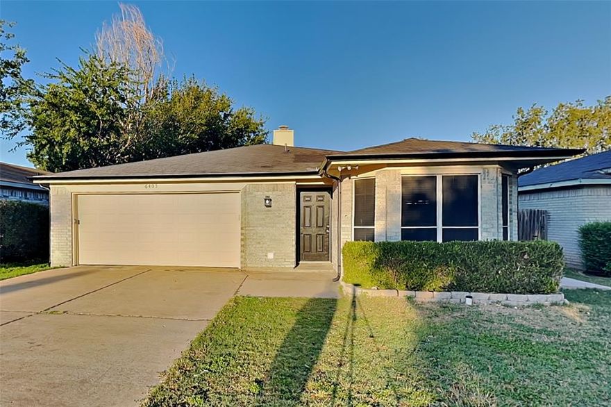 $500 off the First Full Month of Rent! Charming 3 bed, 2 bath 1,391 sq ft home in Fort Worth! Open kitchen concept with updated counters. Primary suite with attached bathroom. Spacious backyard, great for gatherings! Pets accepted on a case by case basis. Additional admin fees apply. The Fireplace is decorative. Schedule your showing today! This home is as-is.  

This home may be located within a Homeowners Association (HOA) community. If so, residents will be responsible for adhering to all HOA rules and regulations. Please contact your agent or landlord's agent for more information.