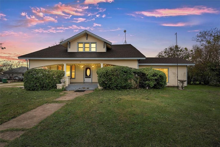 Photo 1 of 26 — 306 S Cleveland, Meridian, TX 76665