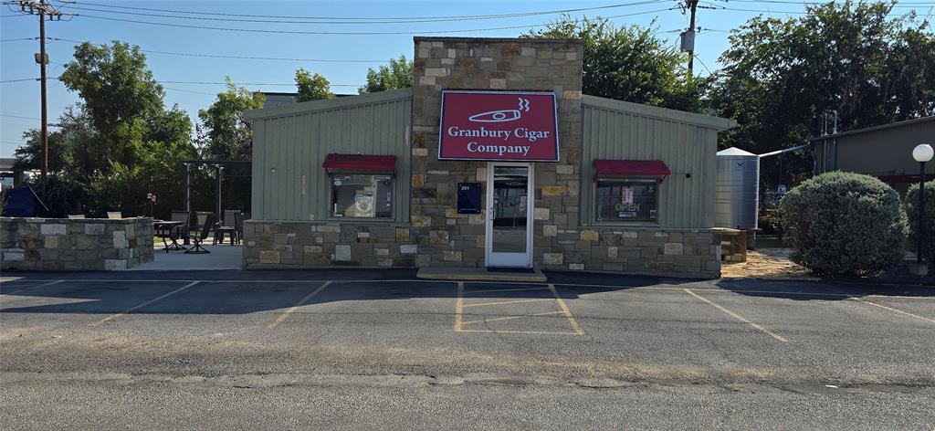 Kings Plaza - Commercial Sale