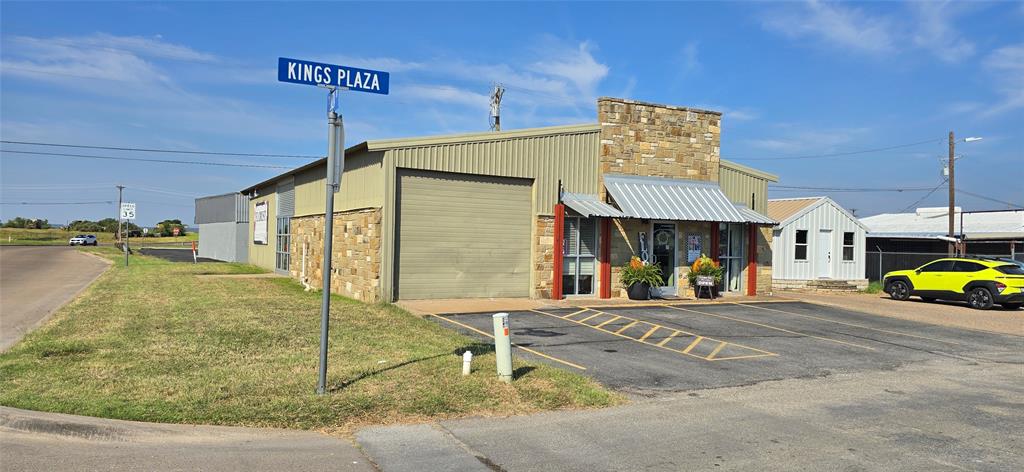 Kings Plaza - Commercial Sale