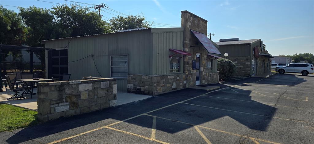 Kings Plaza - Commercial Sale