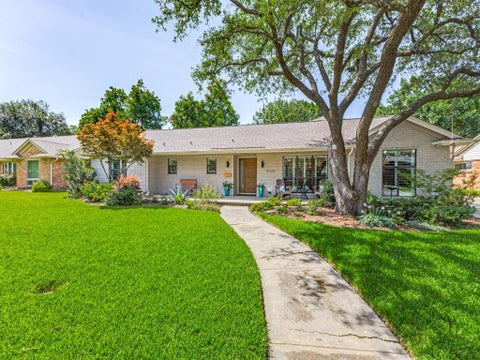 Photo of 3326 Regent Drive, Dallas, TX 75229 (MLS # 21308214)