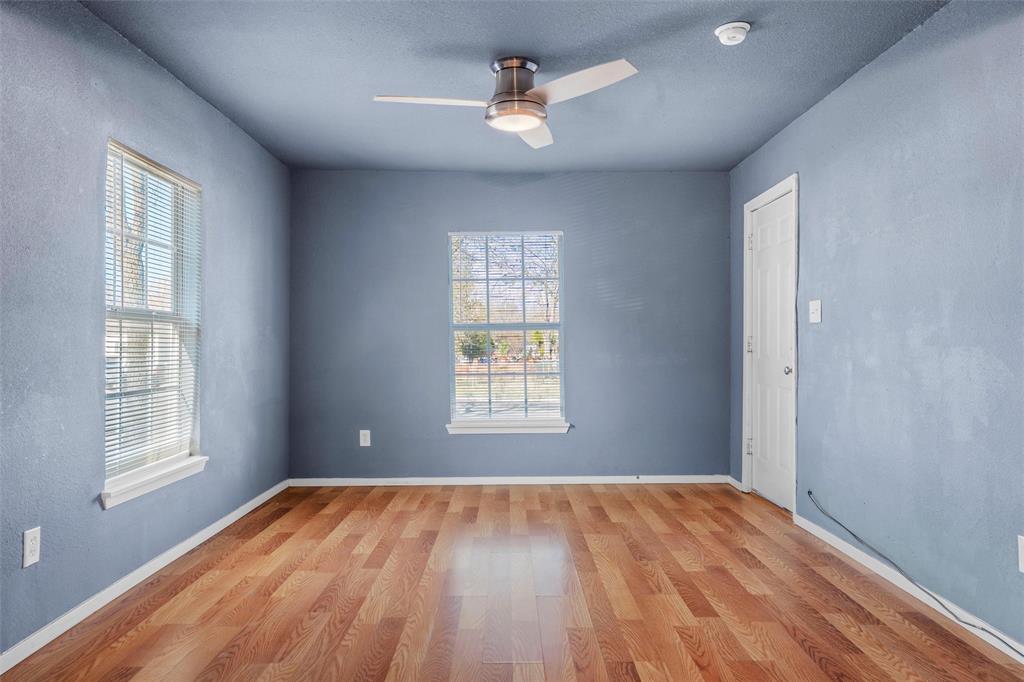 2522 W Clarendon Drive