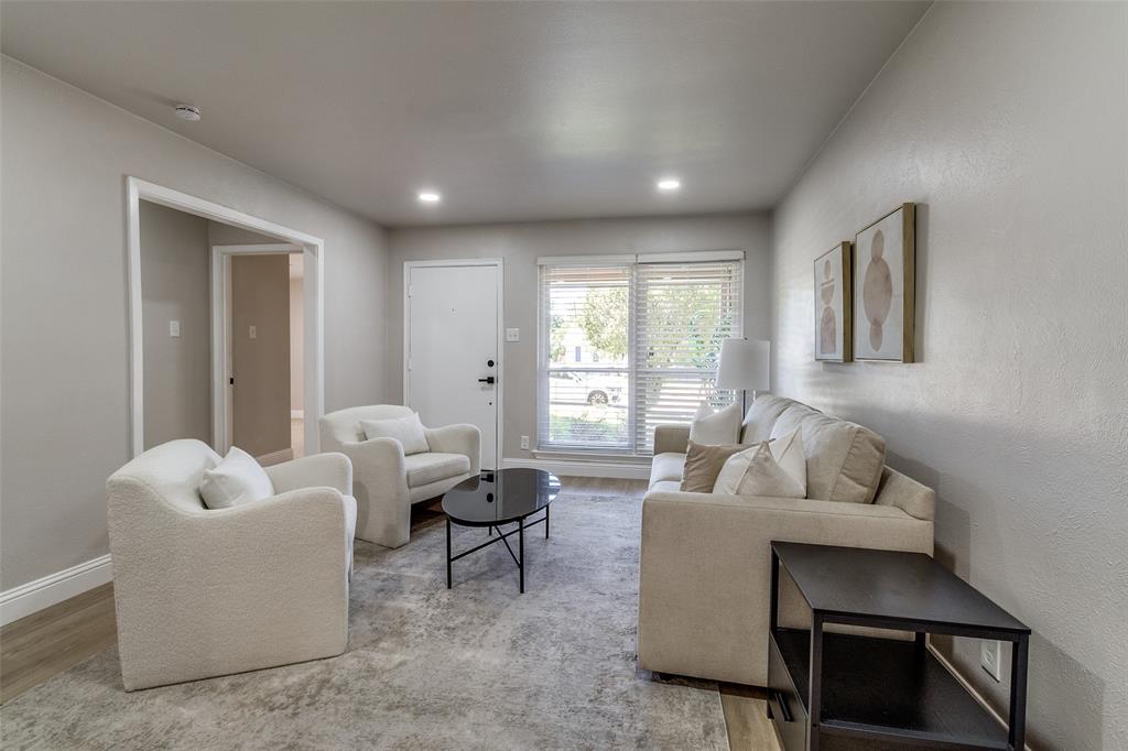 8829 Clearwater Drive