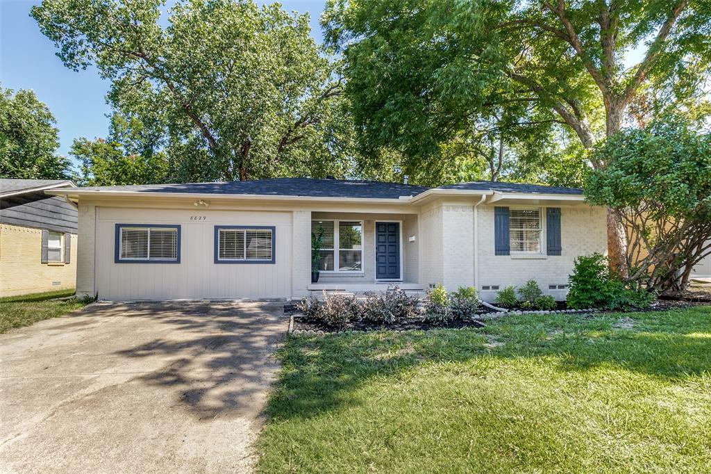 8829 Clearwater Drive