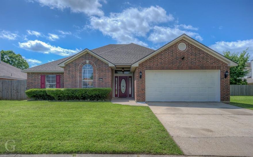 REDUCED!!! Check out this beautifully updated 3-bedroom, 2-bath home that offers comfort, style, and convenience. Step inside to discover brand-new flooring, fresh interior paint, and tastefully updated bathrooms. Remote Master with walk in closet, double vanities, and a brand new garden tub. The brand-new roof adds peace of mind, making this home as functional as it is attractive. Located in a desirable neighborhood within the Bossier school district and just minutes from Barksdale Air Force Base, this home is perfect for families, military personnel, or anyone seeking a move in ready home in a prime location. Don’t miss your chance to make this one yours!