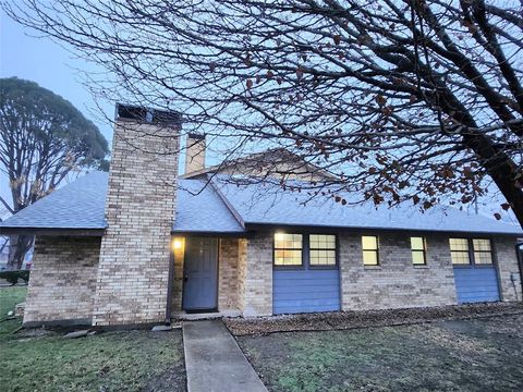 Photo of 1124 Kathy Lane, Lewisville, TX 75067 (MLS # 21224327)