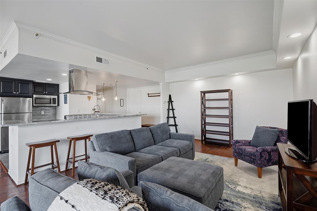 3030 Mckinney Avenue 404
