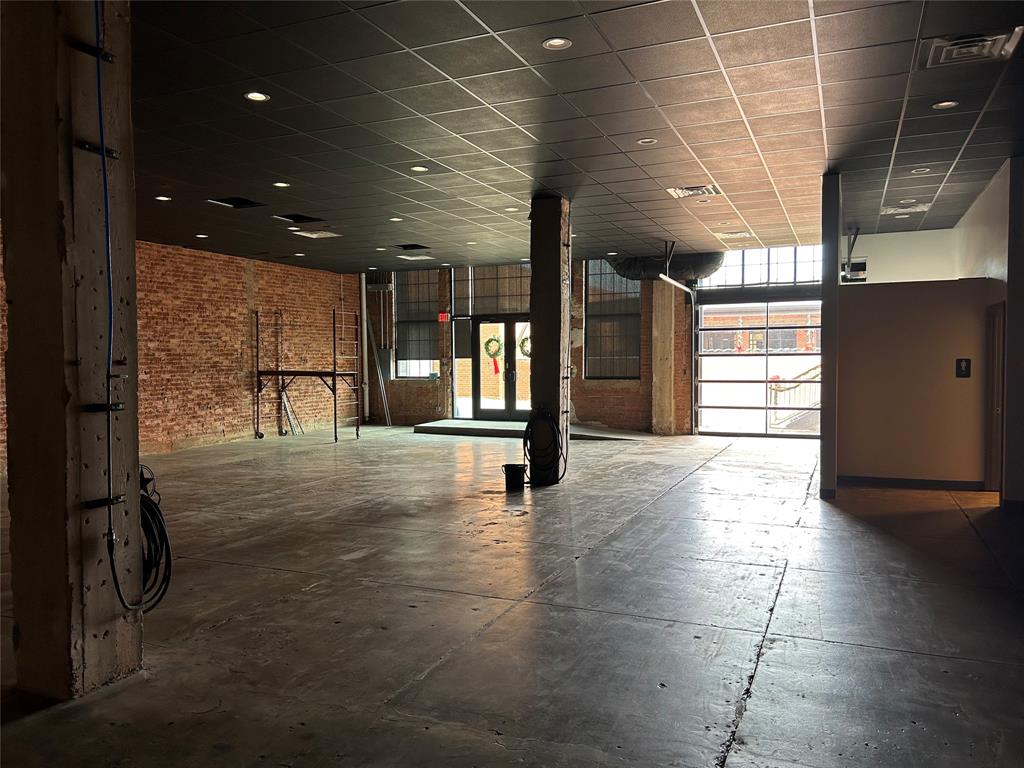 South Downtown - Commercial Lease