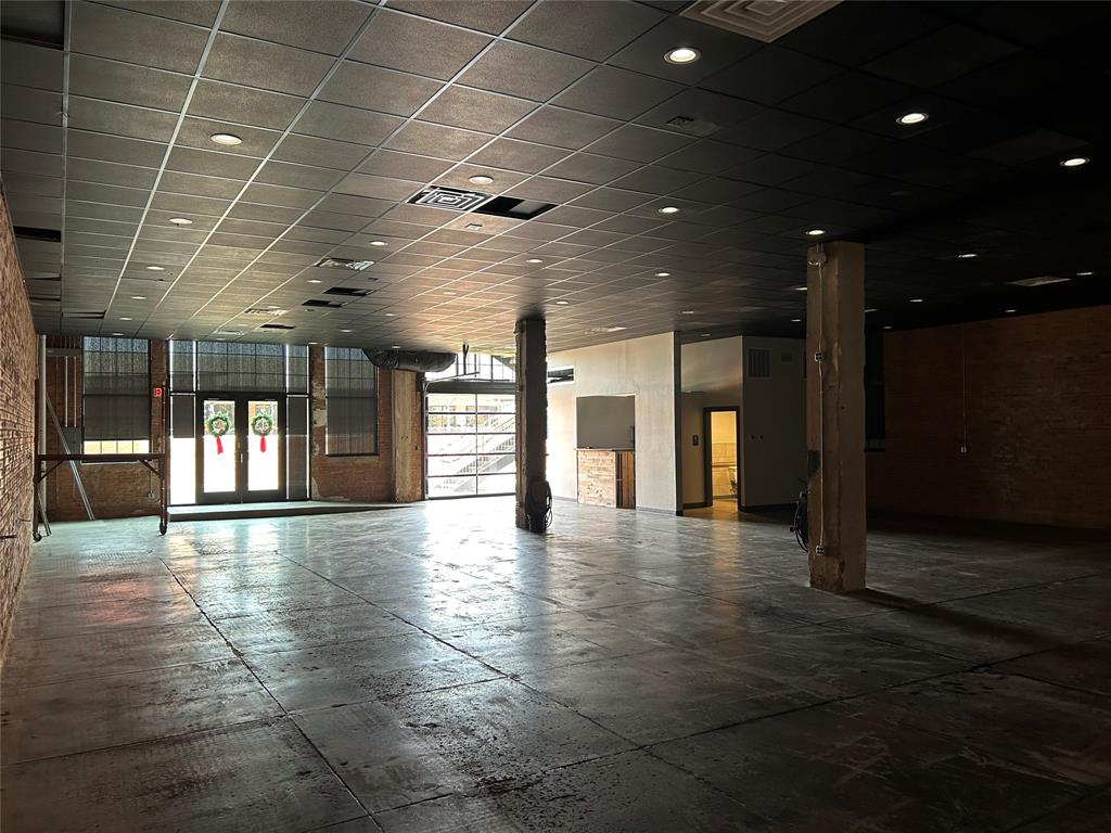 South Downtown - Commercial Lease