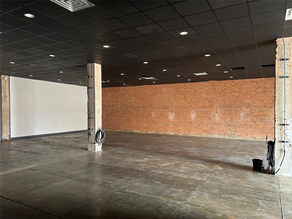 South Downtown - Commercial Lease