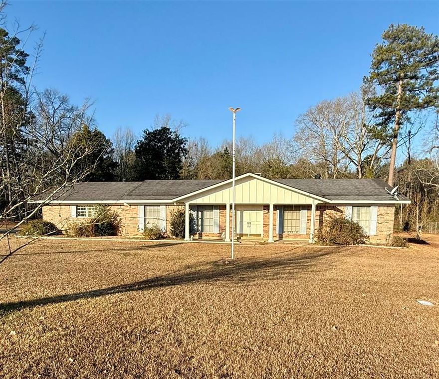 Welcome to 1005 South Cypress Street in Vivian, Louisiana — a spacious and inviting home situated on a generous five lots in a quiet, established neighborhood. This well-maintained single-family residence offers approximately 1,680 square feet of living space, featuring three bedrooms and two and a half bathrooms, providing comfort and functionality for a variety of lifestyles.
The home offers a practical layout with ample living areas ideal for everyday living and entertaining. Bedrooms are generously sized, and the multiple bathrooms add convenience for families or guests. The property provides plenty of outdoor space for gardening, recreation, or future enhancements.
Situated on an expansive approximately 1.37-acre. Four storage buildings are located on the property and will remain with the home upon closing, offering excellent space for tools, equipment, hobbies, or additional storage needs.
Located in the heart of Vivian, this property combines small-town charm with easy access to local schools, shops, and amenities, all within the Caddo Parish School District. With its spacious interior, sizable lot, and valuable storage options, 1005 South Cypress Street presents an excellent opportunity to enjoy comfortable living with room to grow.