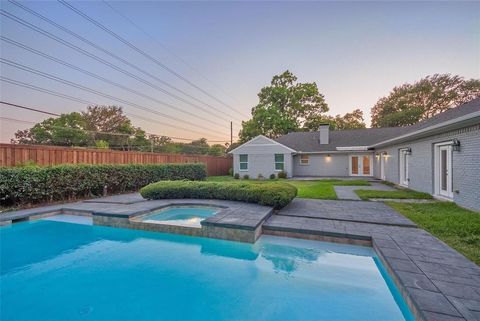 Tiny photo for 11224 Jamestown Road, Dallas, TX 75230 (MLS # 21178309)