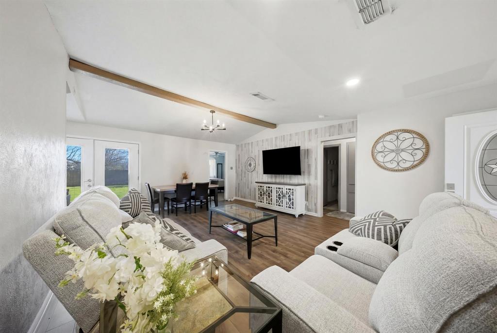 6304 Buckingham Trail