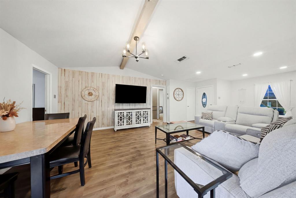 6304 Buckingham Trail