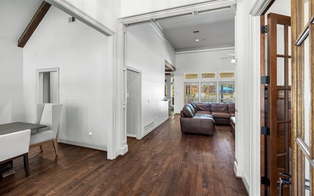 906 Hardage Lane
