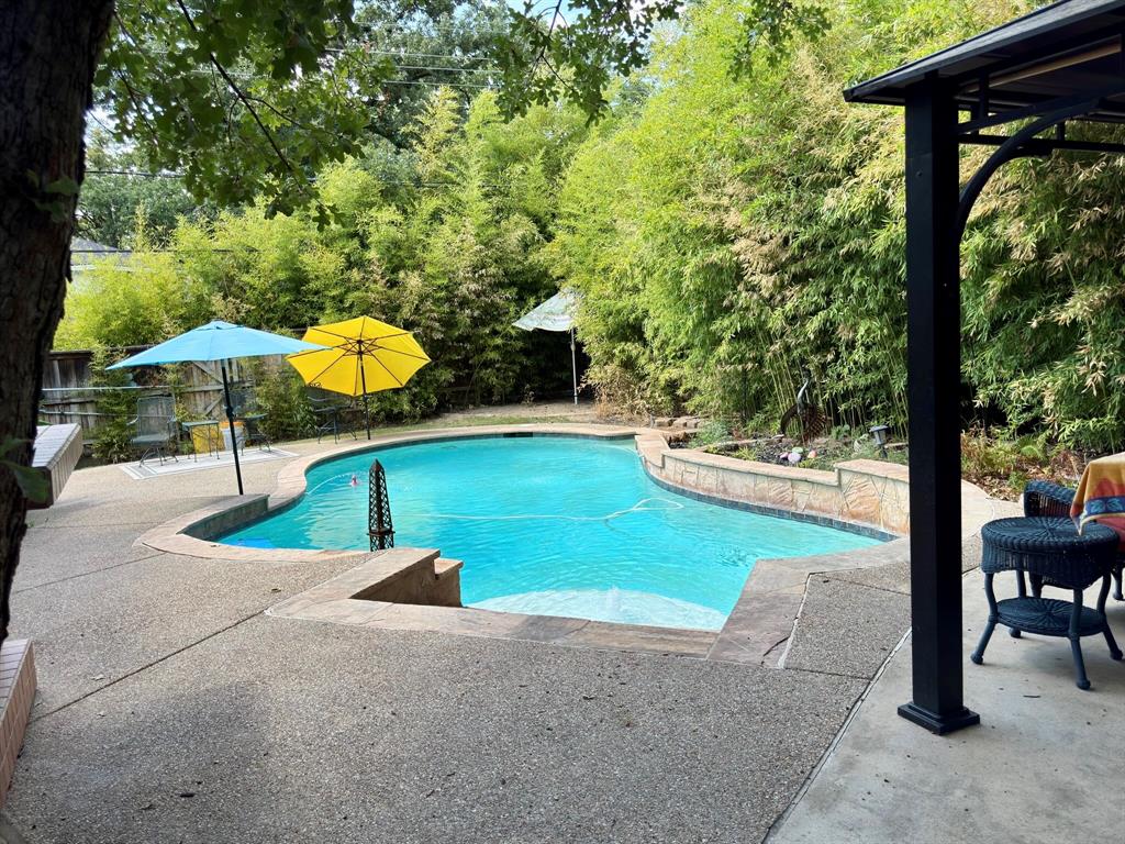 1013 Overhill Drive