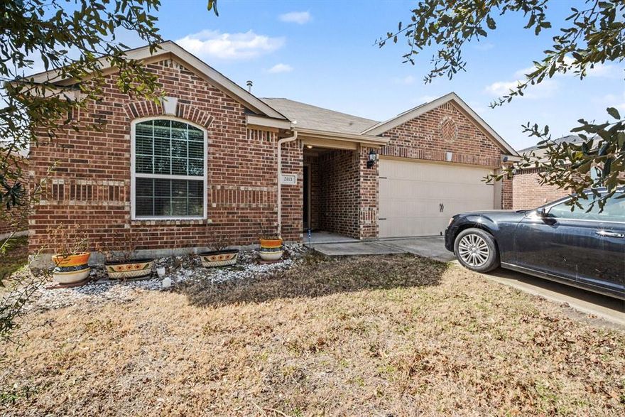 Three-bedroom, two-bath home in Honeysuckle Meadows (Phase 3) in Forney, Texas. Built in 2015 with 1,604 sq ft. Offers a
warm, traditional layout with defined living, dining, and kitchen areas. The primary suite features a private bath and walk-in
closet. Notable upgrades include a tankless water heater and a filter-less AC unit replaced in 2025 with a 10-year warranty for
peace of mind. Community amenities include a pool, parks, and walking trails. A well-kept home with thoughtful updates and
neighborhood convenience.