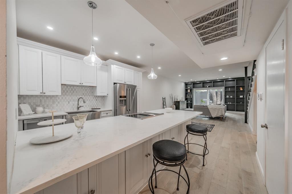 7430 W Northwest Highway 8