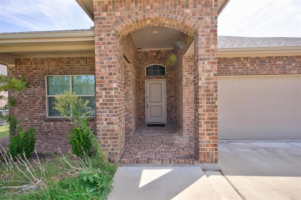 1203 Larkspur Lane