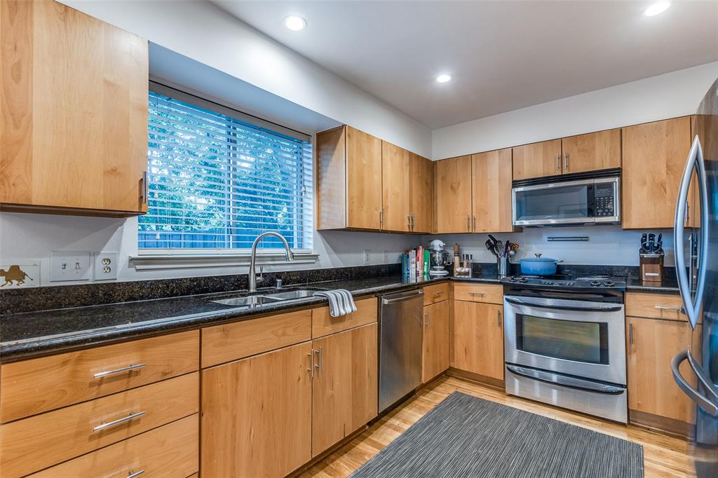 4616 W Lovers Lane 109