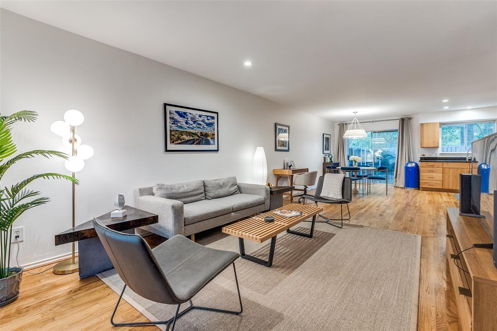 4616 W Lovers Lane 109