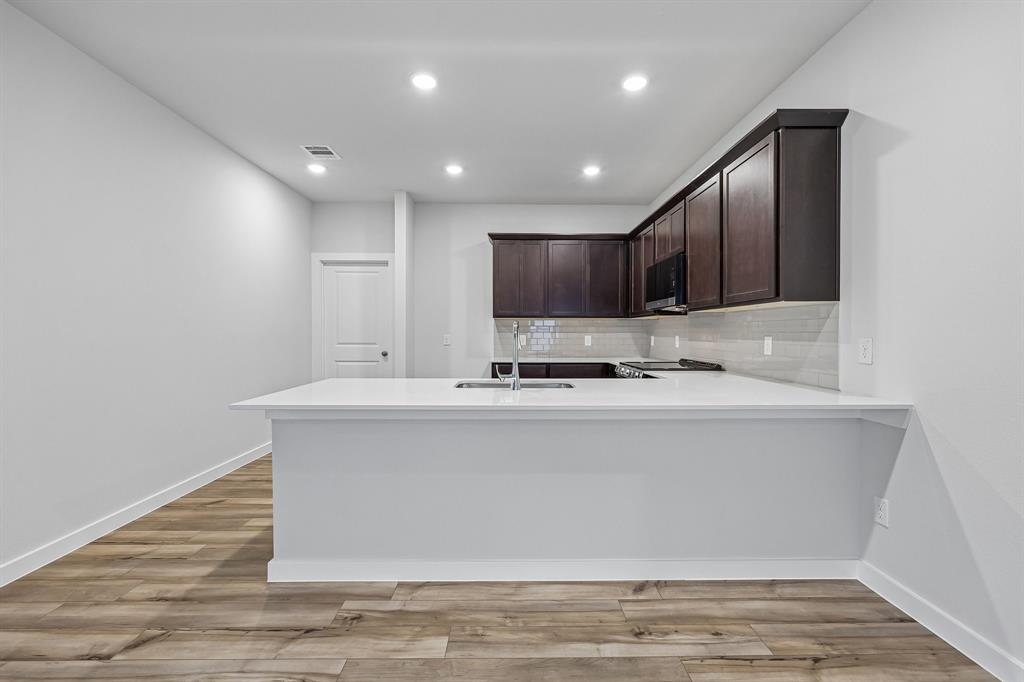 Middlefield Village - Residential