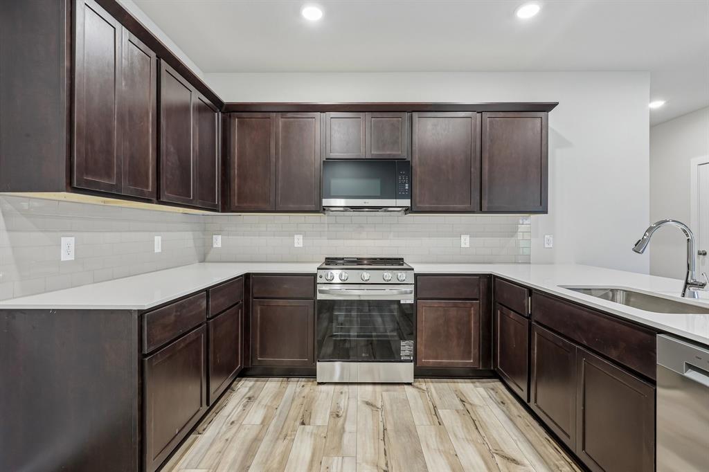 Middlefield Village - Residential