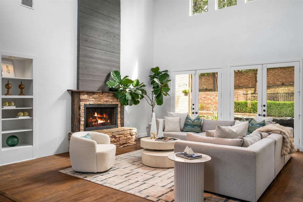 5325 Seascape Lane