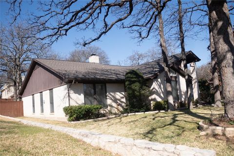 Tiny photo for 1800 High Vista Court, Fort Worth, TX 76112 (MLS # 21209868)