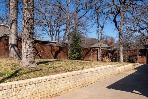 Tiny photo for 1800 High Vista Court, Fort Worth, TX 76112 (MLS # 21209868)