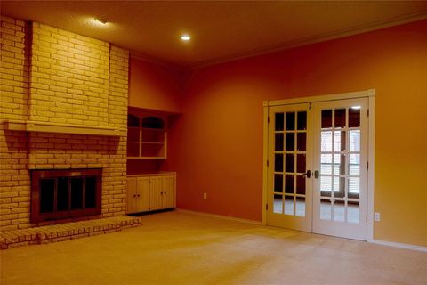 Tiny photo for 1800 High Vista Court, Fort Worth, TX 76112 (MLS # 21209868)