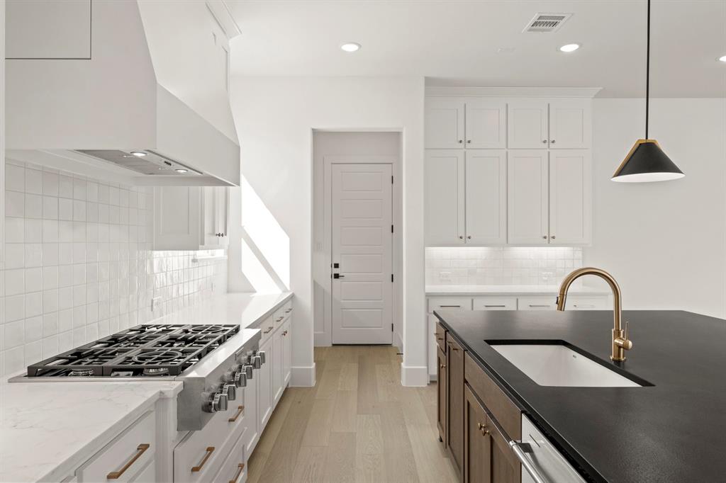 Mustang Lakes - Residential