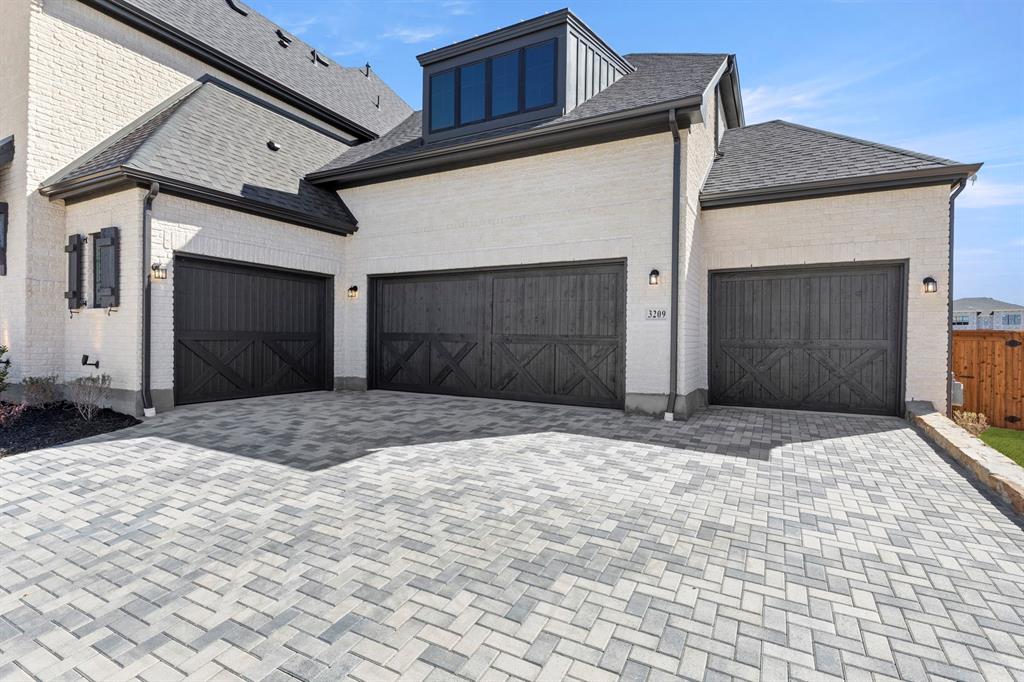 Mustang Lakes - Residential