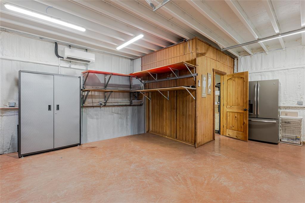 Constantin Park Lake - Residential