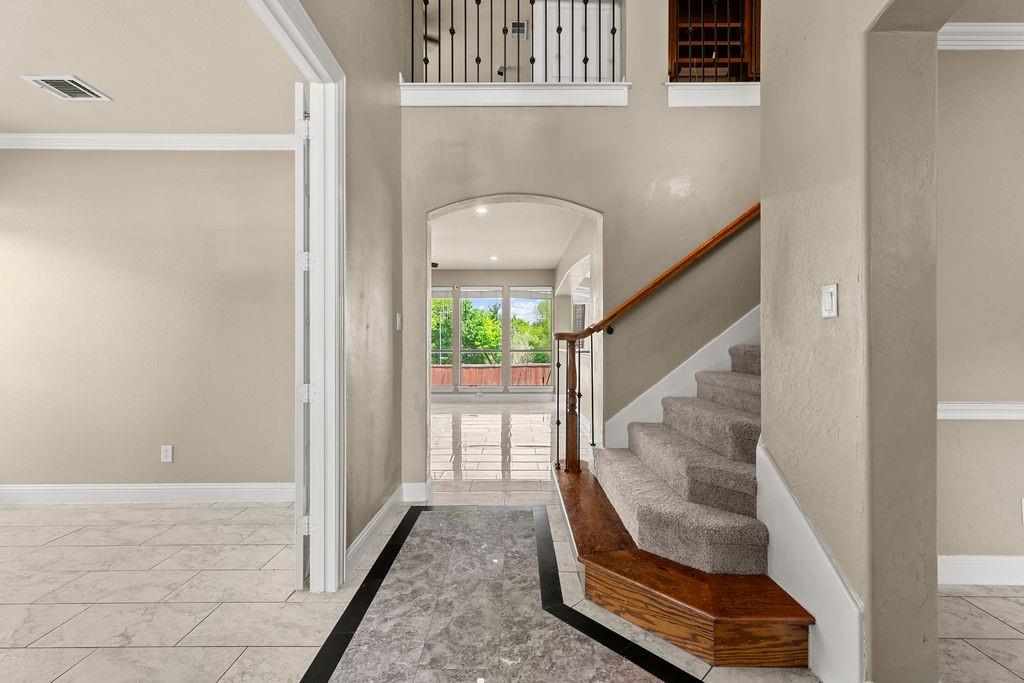 6631 Crestmoor Lane