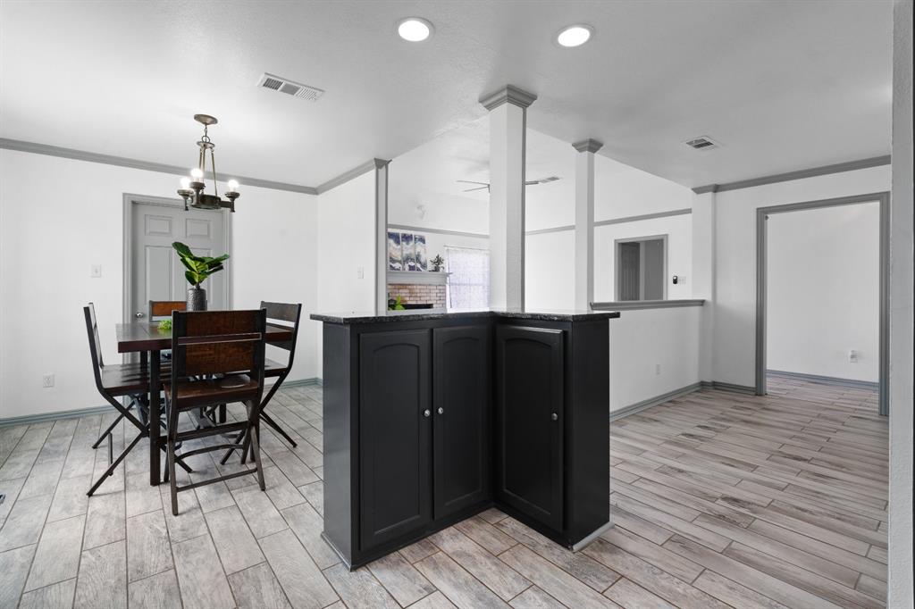 ABST 470 TR 2H J M JAMES - Residential