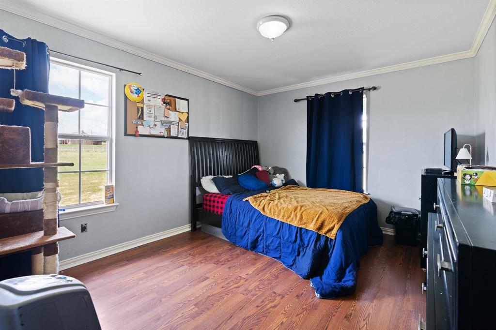 ABST 470 TR 2H J M JAMES - Residential