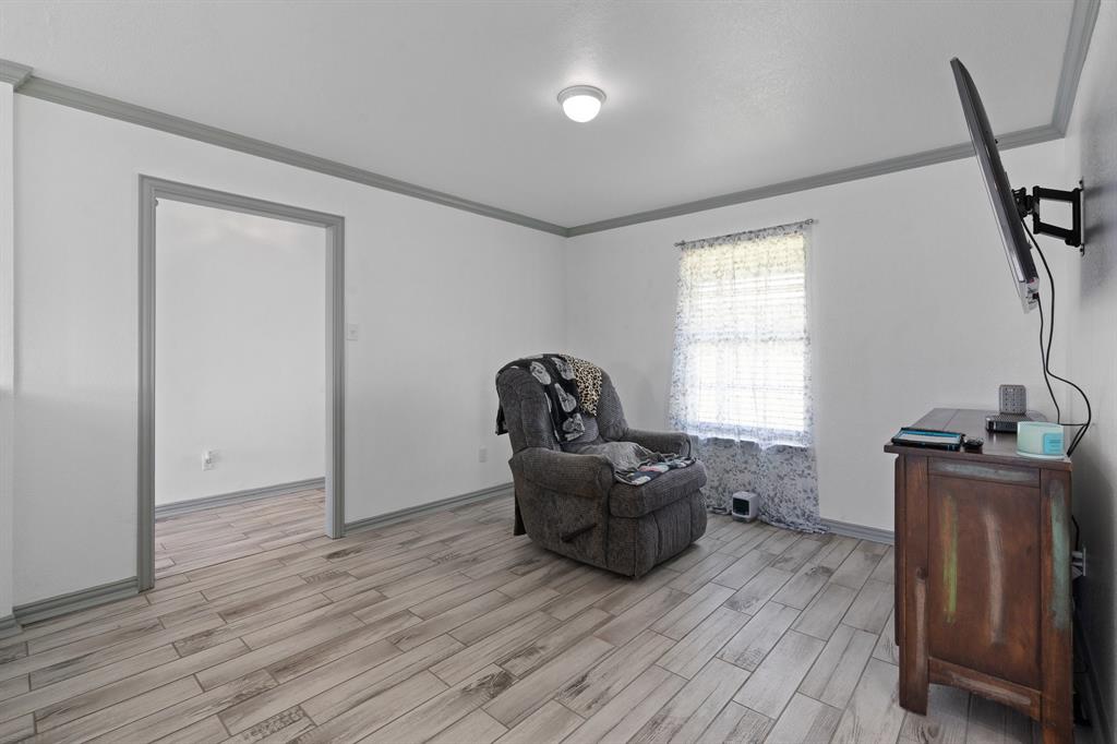 ABST 470 TR 2H J M JAMES - Residential