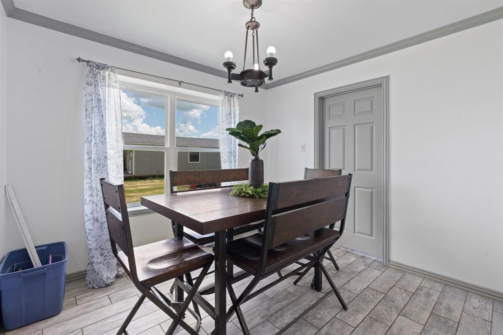 ABST 470 TR 2H J M JAMES - Residential