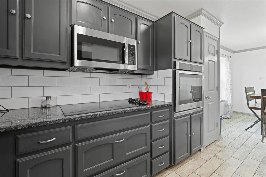 ABST 470 TR 2H J M JAMES - Residential