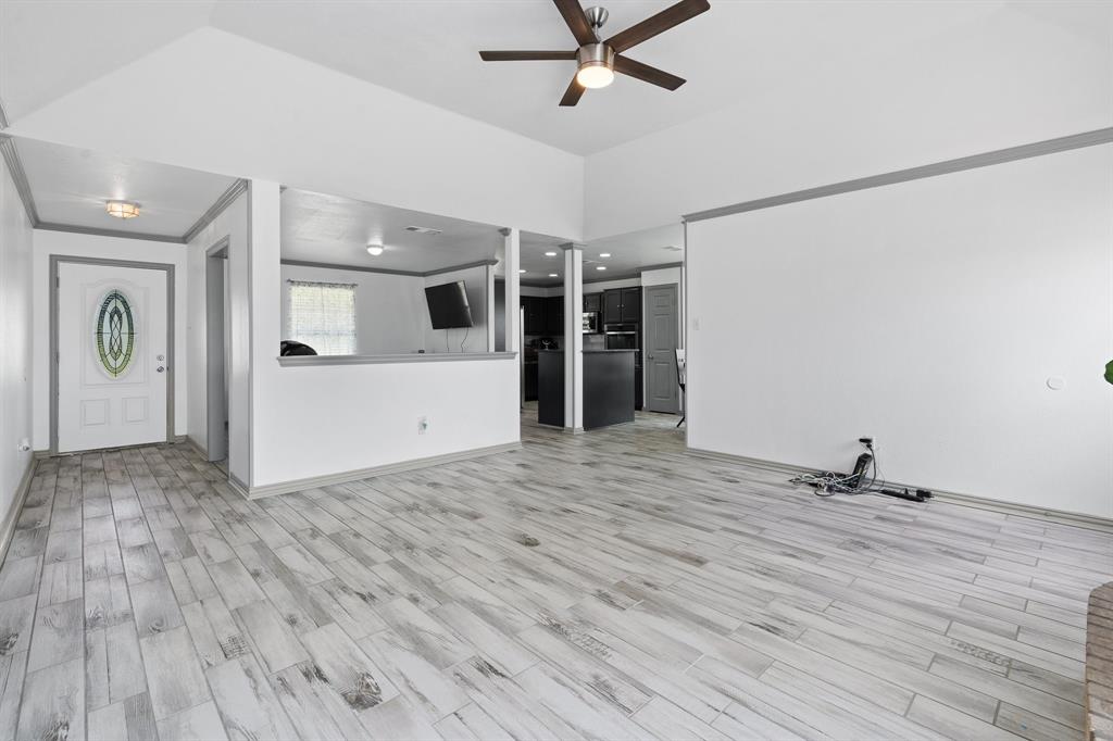 ABST 470 TR 2H J M JAMES - Residential