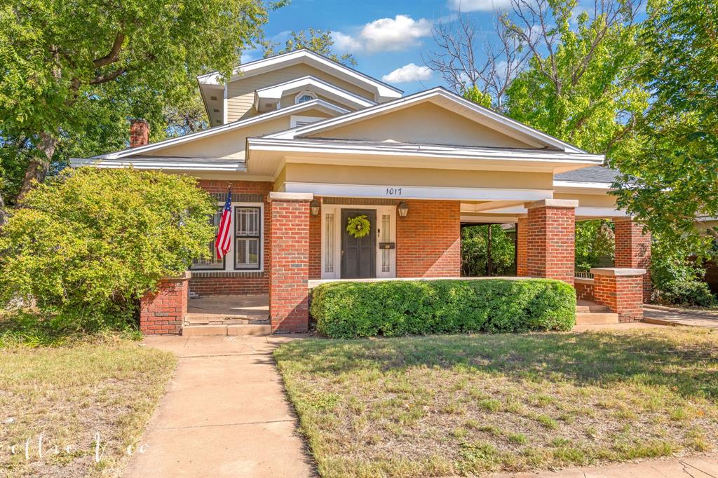 1017 Sayles Boulevard