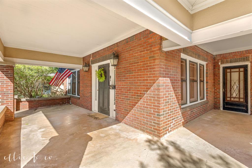 1017 Sayles Boulevard