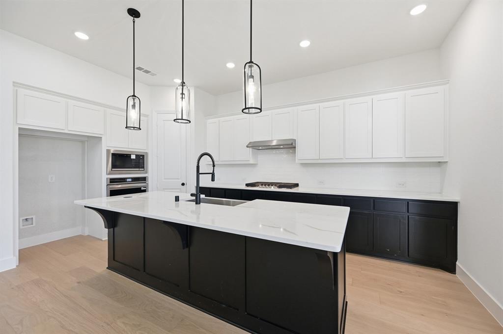 4319 Blackberry Lane