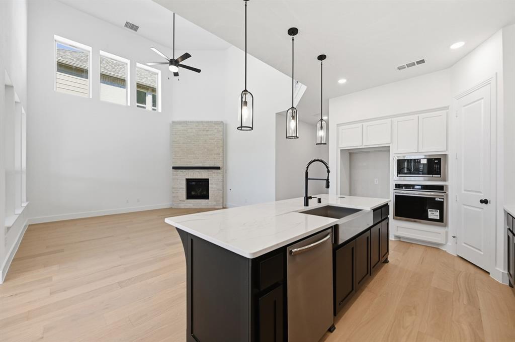 4319 Blackberry Lane