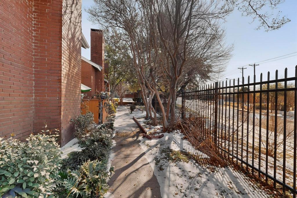 Forest Point Twnhms Condos Ph 02 - Residential