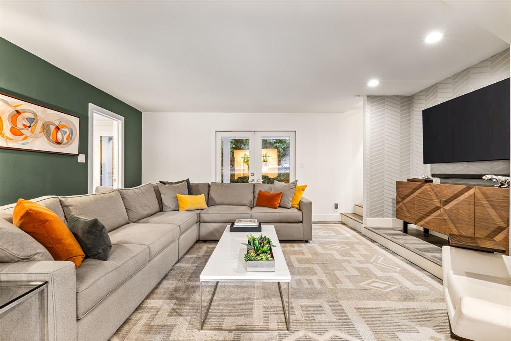 Guggenheim Acres - Residential