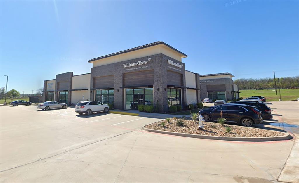 Photo 1 of 14 — 400 Shops Boulevard, Willow Park, TX 76087