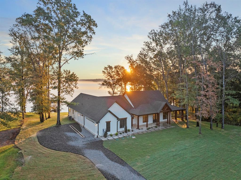 643 N Private Road 52416